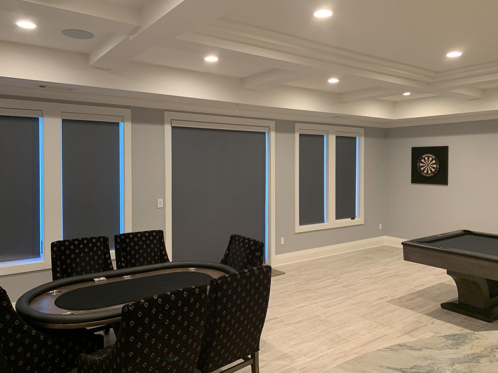 shades-closed-card-table-gameroom